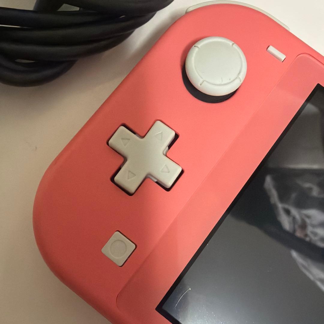 【美品】ニンテンドー スイッチライト コーラル