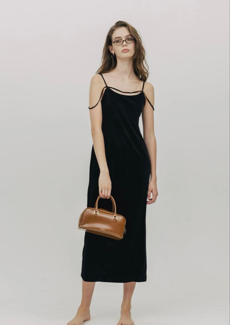 THE TOÉ Annecy Velour Onepiece black