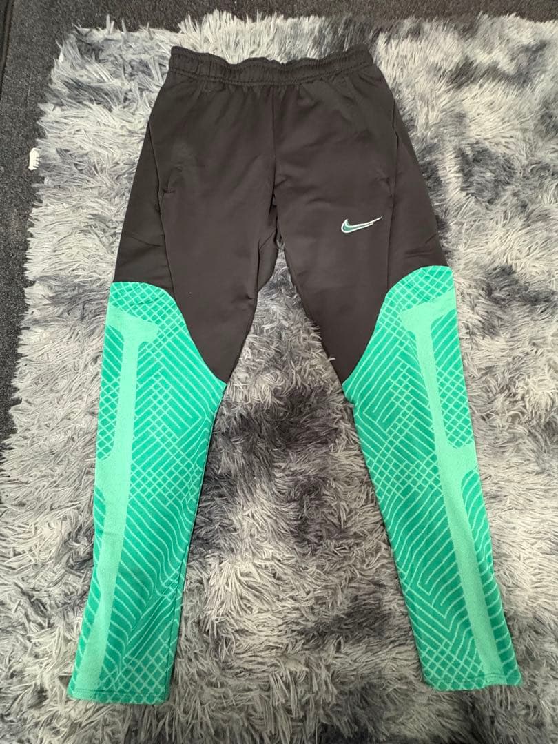 超美品 NIKE ナイキ サッカー トレーニングウェア 上下セット 最終値下げ！