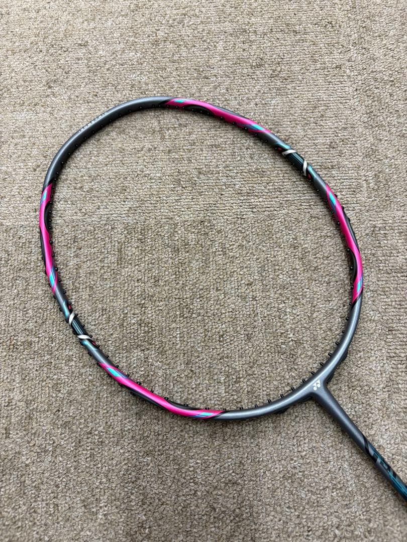 【美品】YONEX ヨネックス バドミントンラケット ARCSABER1 ケース