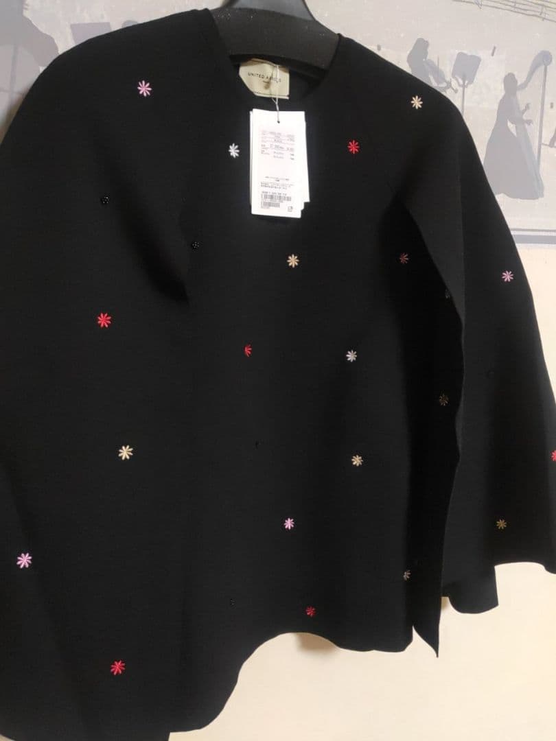 今期　新品タグ　ユナイテッドアローズ エンブロイダリー フラワー ケープニット