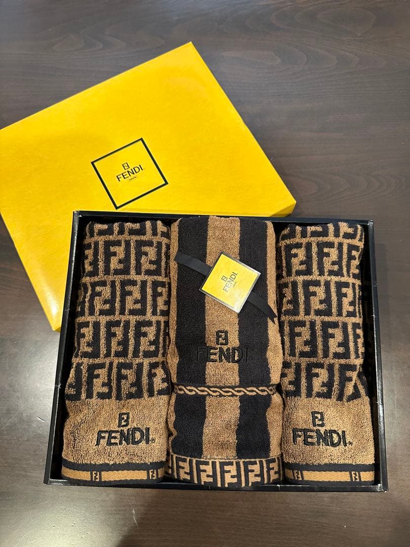 FENDI フェイスタオル 3枚セット ボックス入り
