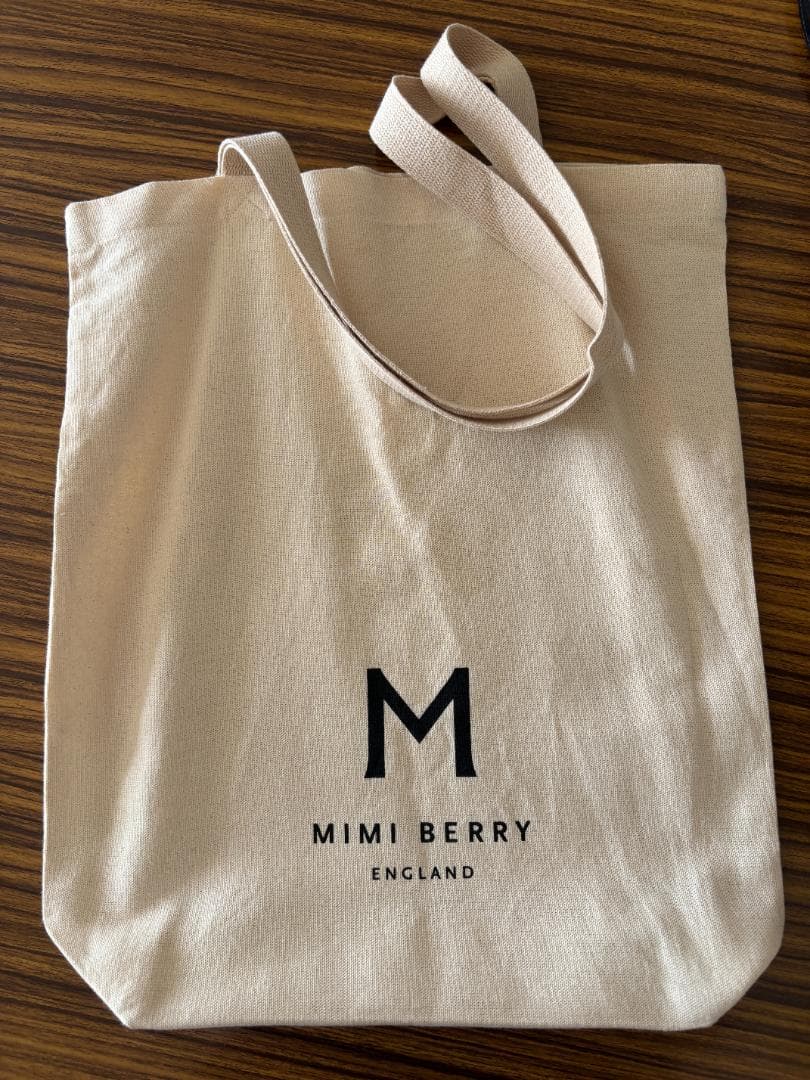 Mimi Berry　HEBE　レザーショルダーバッグ