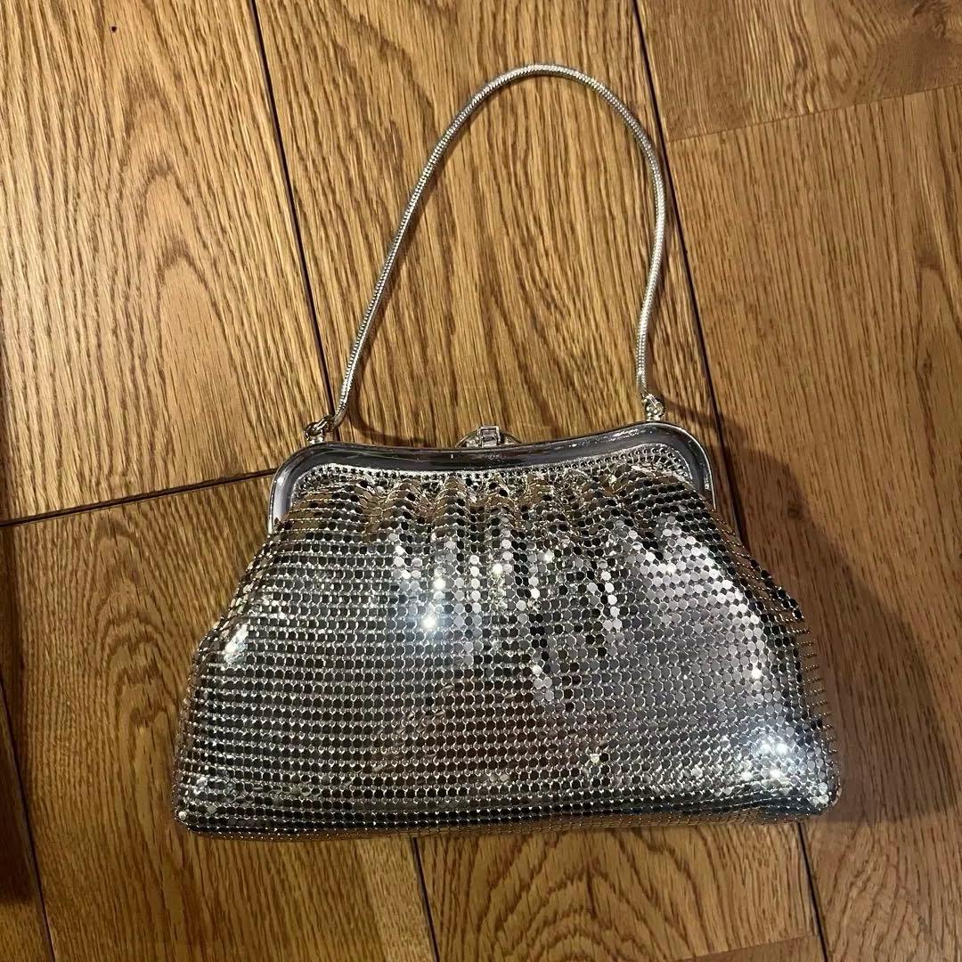 pierre balmain メタリックシルバー　パーティーバッグ