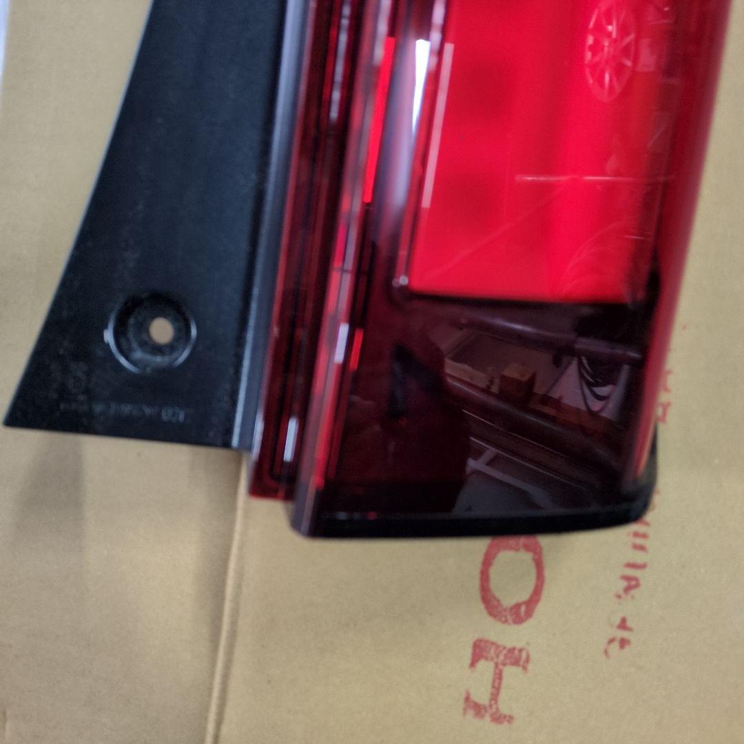 NBOXの右テールランプJF6