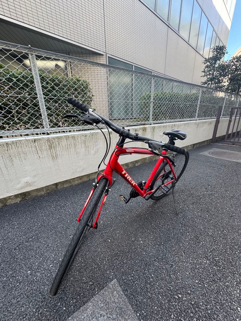 TREK 赤 クロスバイク スポーツサイクル