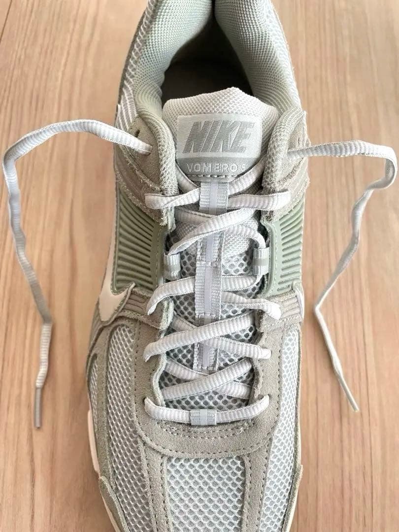 NIKE ナイキ　ZOOM VOMERO 5 ズーム ボメロ 5 27.5cm
