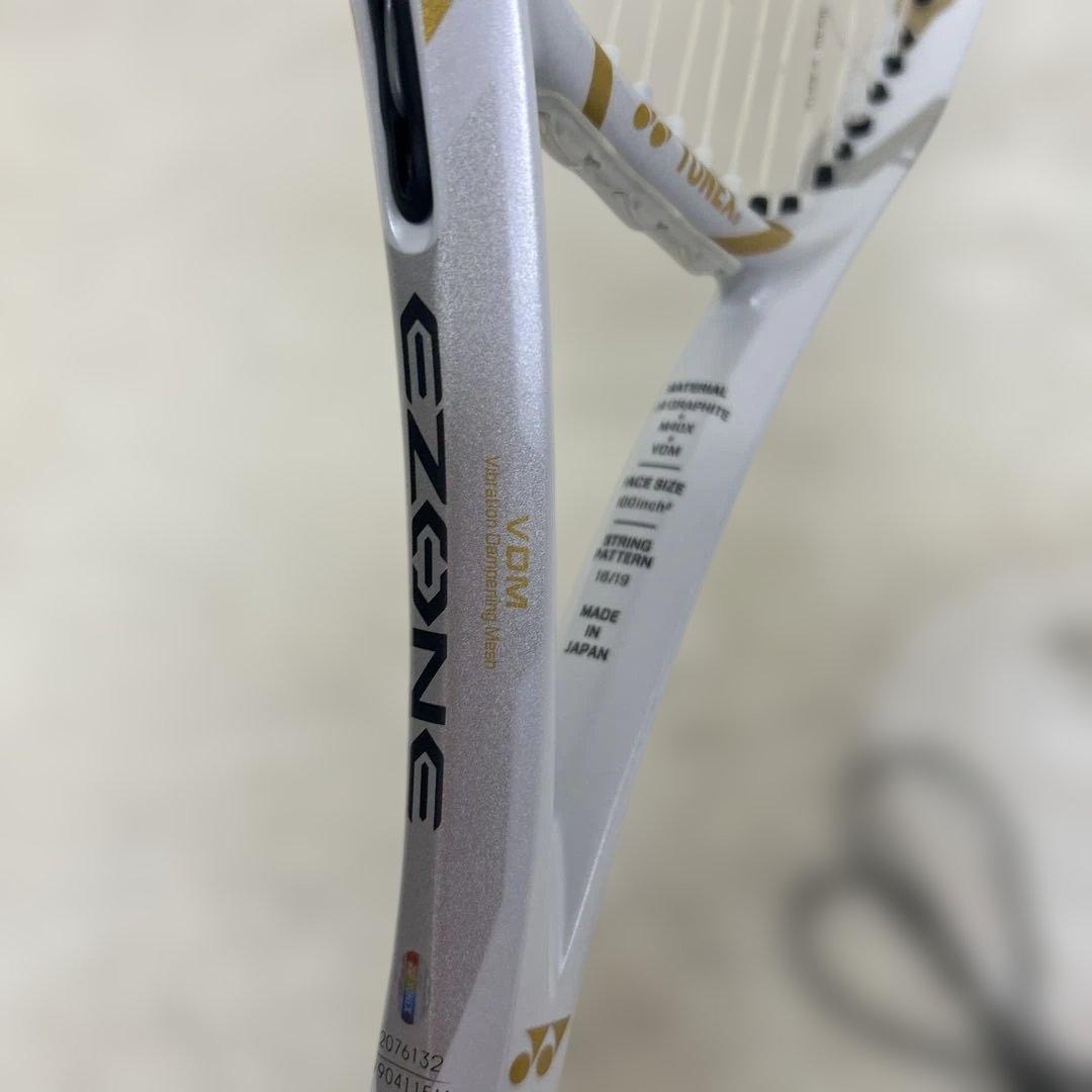 【希少】YONEX EZONE 100 大坂なおみモデル　ホワイト/ゴールドG2