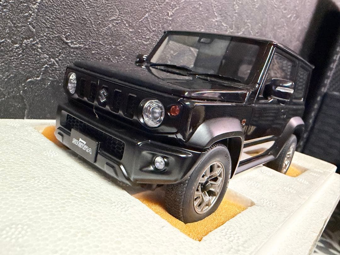 ゆ*プ様 AUTOart スズキ ジムニー 黒 ミニカー
