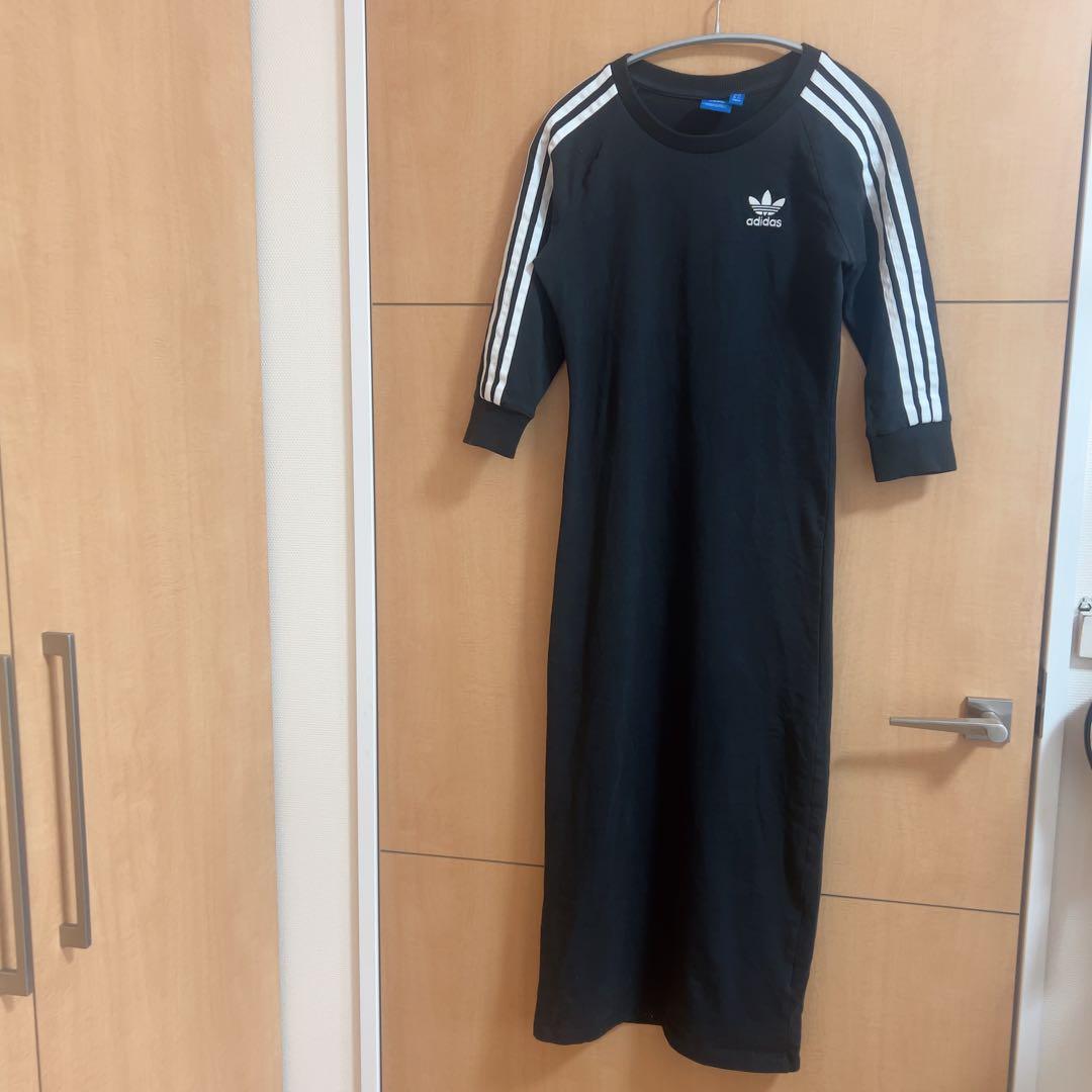 美品adidas ロングワンピース タイト ストレッチ 刺繍ロゴ 洗える S