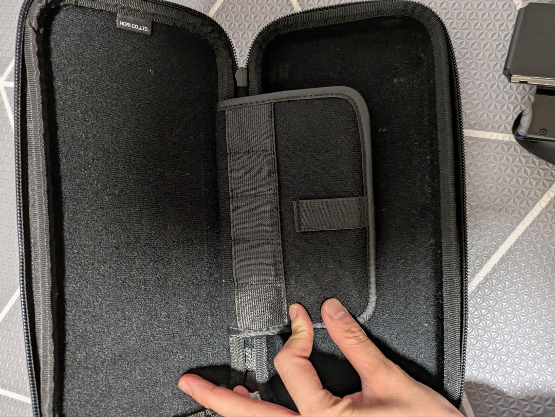 Nintendo Switch 本体 グレー 　2022年購入　ケース付き