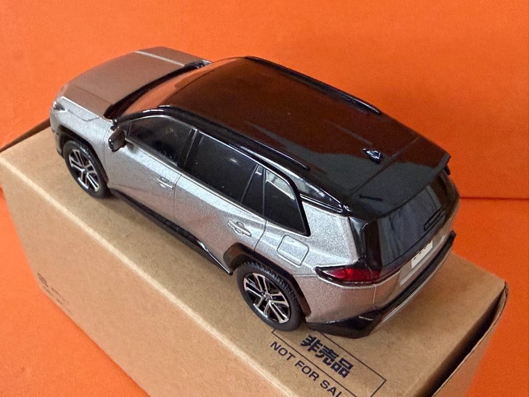 新型RAV4ミニカー