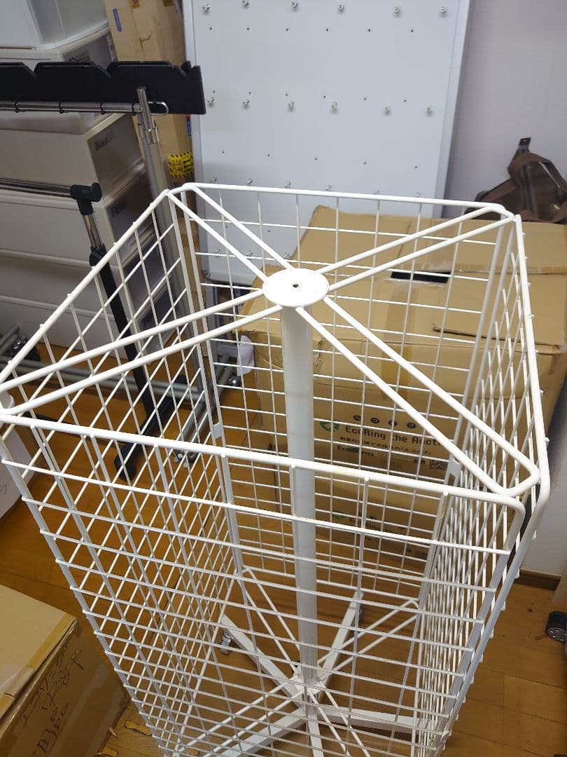東京都八王子市での手渡しのみ 4面回転ネット什器　メッシュ ディスプレイ