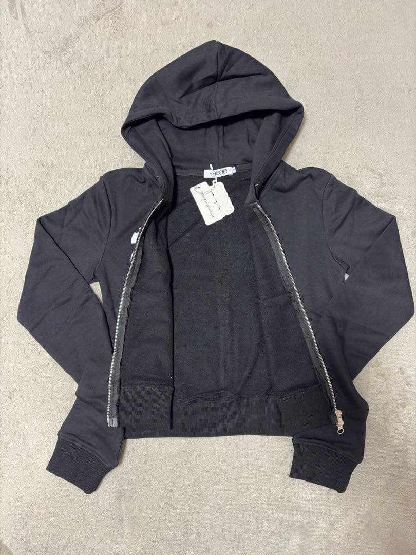 【新品】aeae クロップド ジップパーカー ブラック Sサイズ フーディー