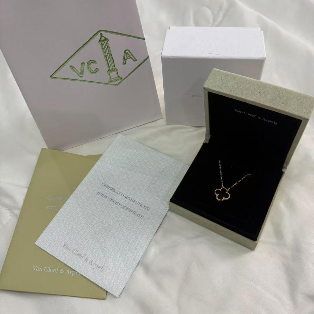 Van Cleef & Arpels 四つ葉のクローバーネックレス