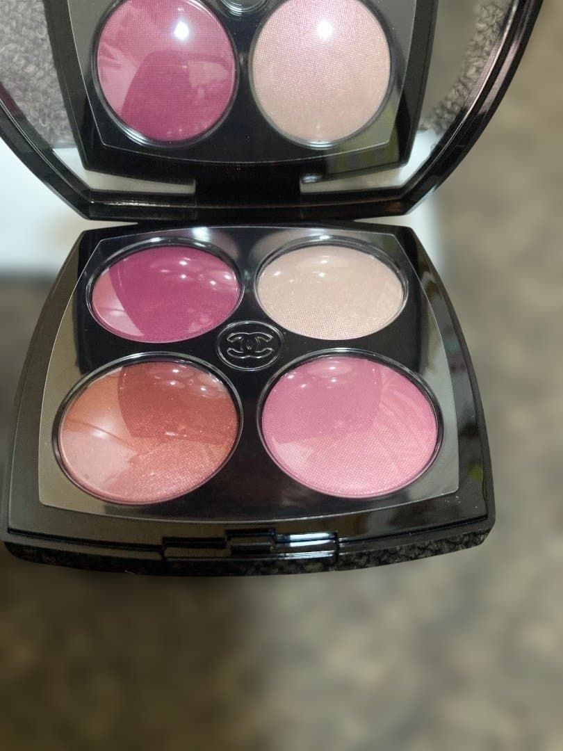 アイシャドウ ROUGE NOIR CONFIDENCE