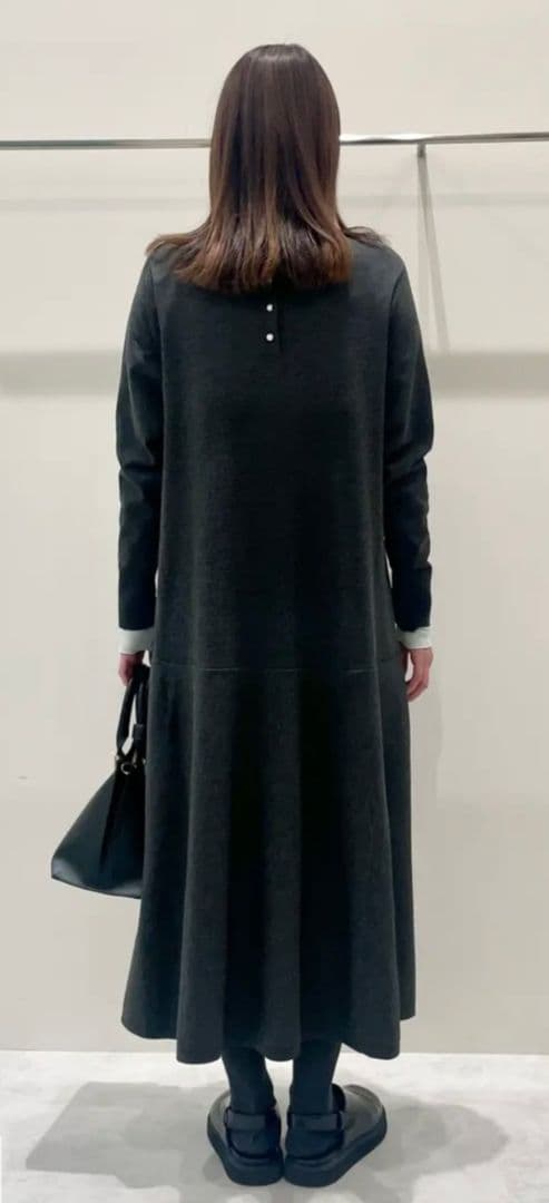 ★新品タグ付き★ マイビューティニット フレアワンピース UNFILOチャコール