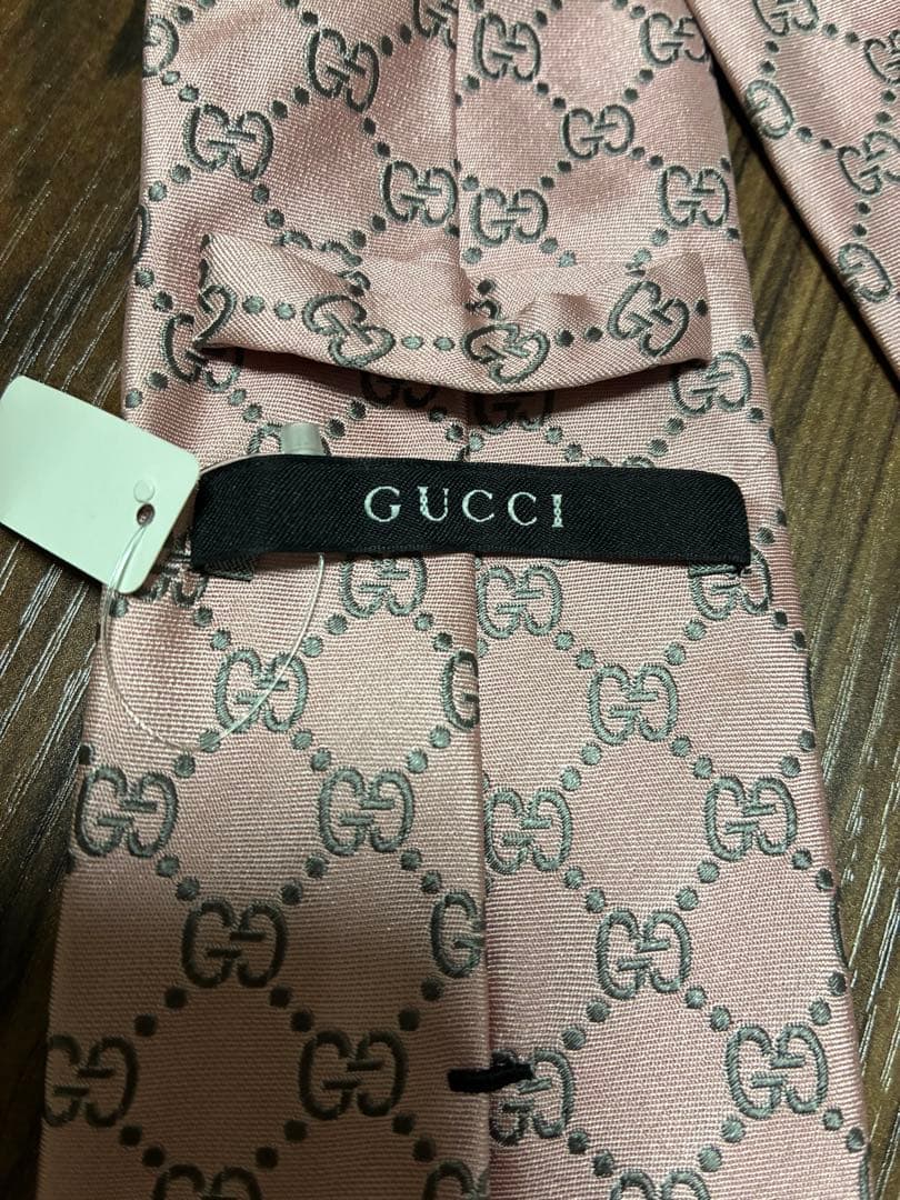 GUCCI ピンク シルク ネクタイ GGロゴ