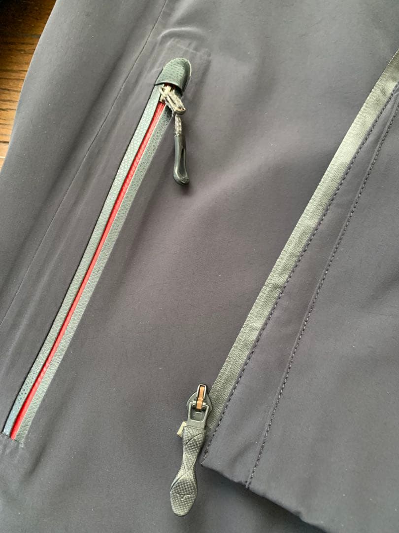 ミズノ スキーウェア ヒーター付き 上位モデル 1/2 ジャケット画像