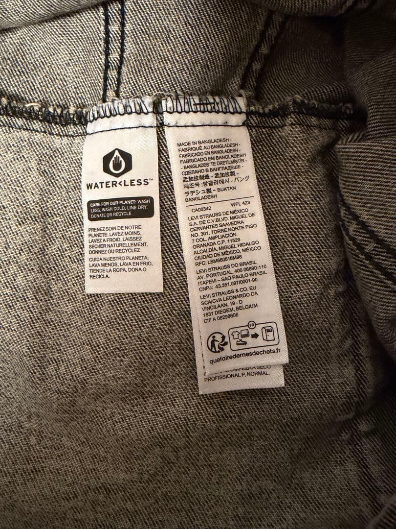 【ほぼ新品】Levi’s デニムジャケット ブラックグレー ウォッシュ加工