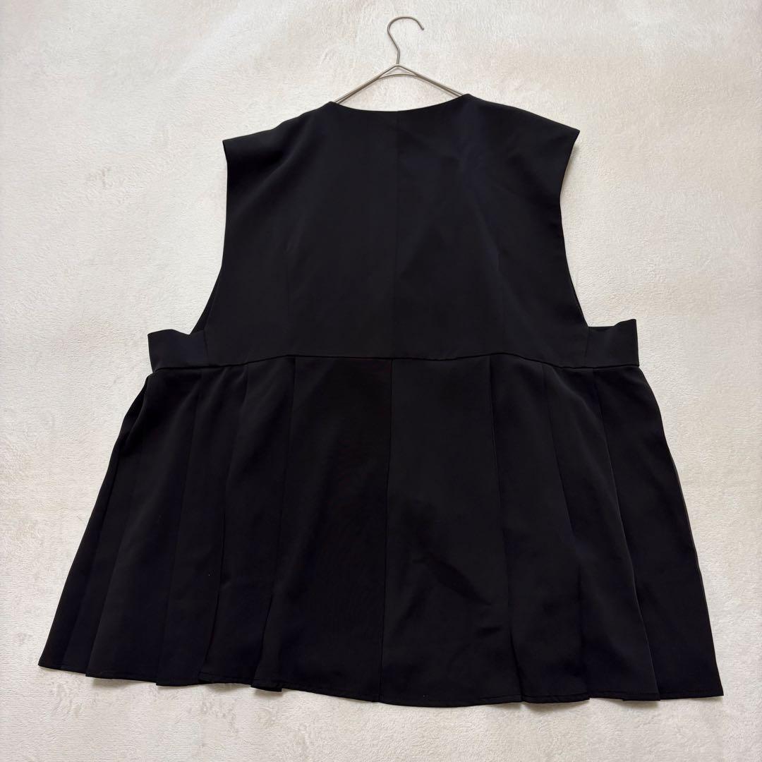 美品♪LAVEANGE ラビアンジェ プリーツペプラムベスト 大きいサイズ 5L