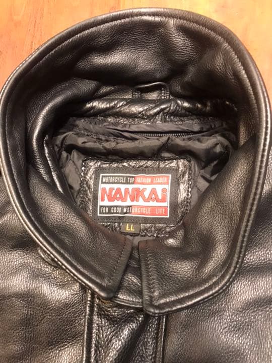 南海部品製の極厚革のライダースジャケットです。