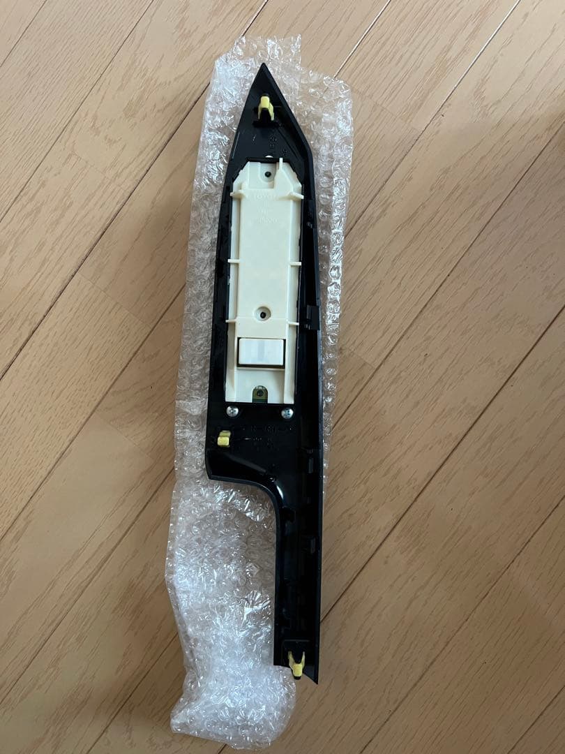 純正パワーウィンドウスイッチ　レクサスCT200h H25年式