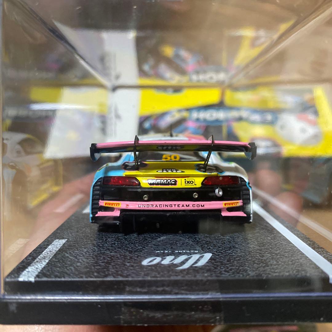 Tarmac Works ハローキティ 50周年記念 ミニカー 1/43