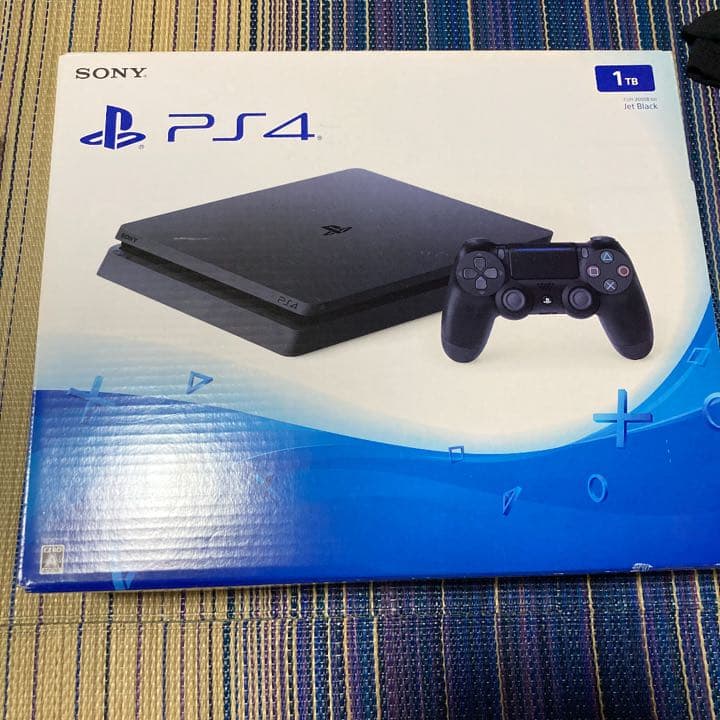 PS4本体1TB+ゲオ限定コントローラー+ソフト1つ