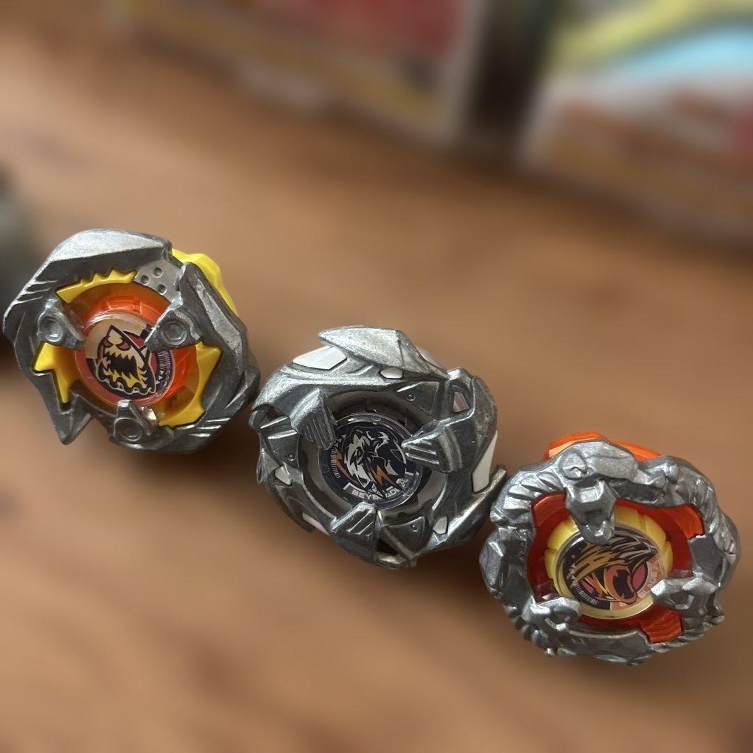 R*o様 Beyblade X ダブルエクストリームスタジアムセットベイ6個ラン