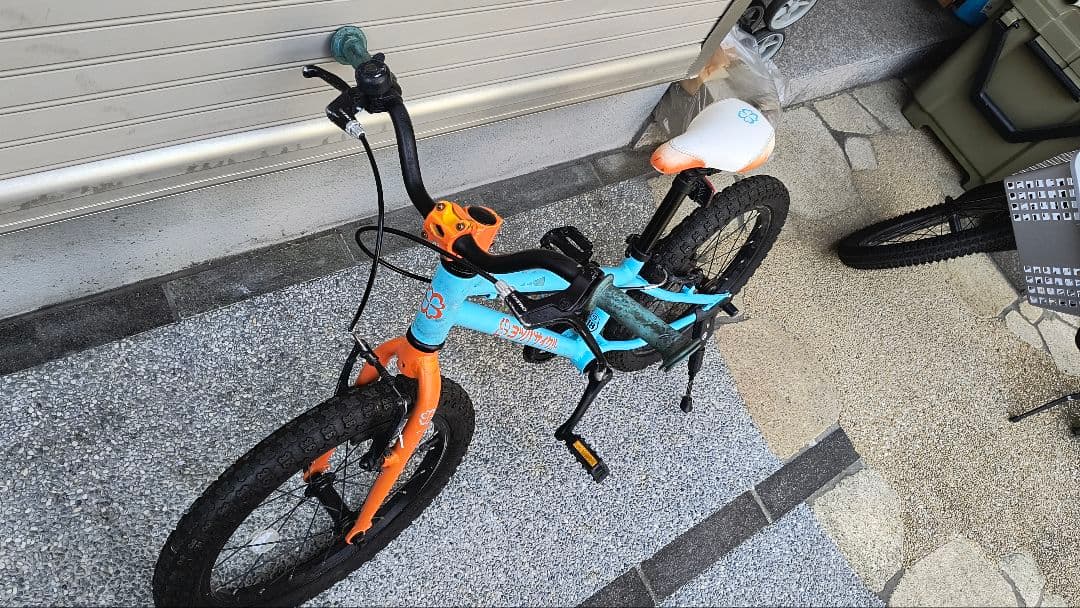 【引取限定5月5日まで 値下げ】ヨツバサイクル 18インチ ラムネブルー 大阪