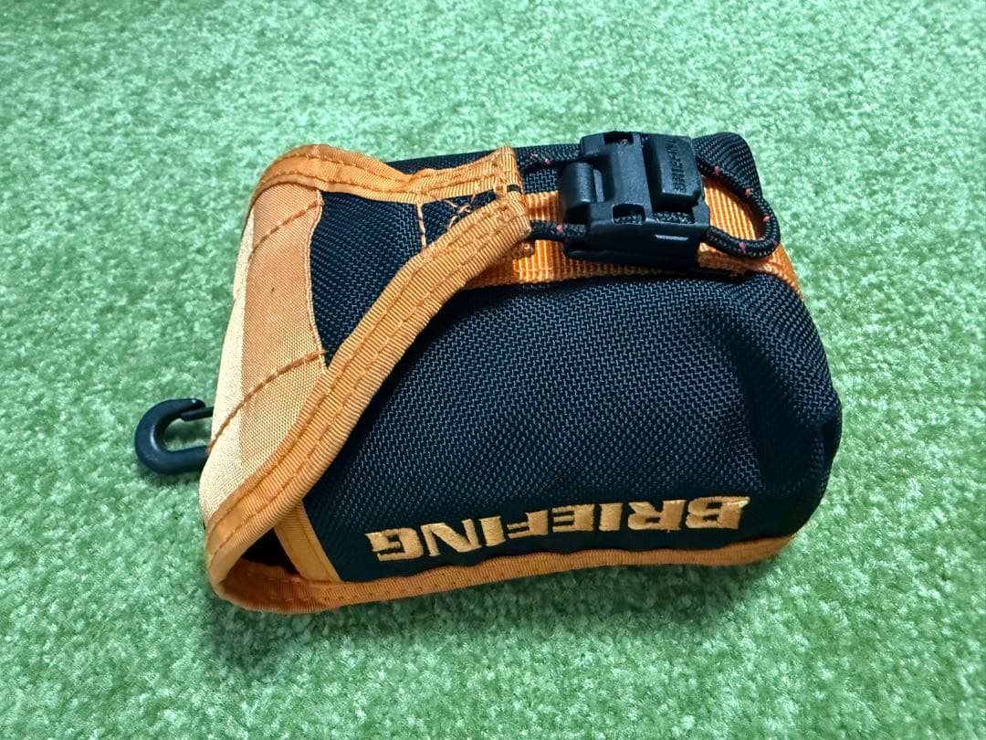 Nikon Coolshot Lite ゴルフ用距離計ブリーフィングケースと電池