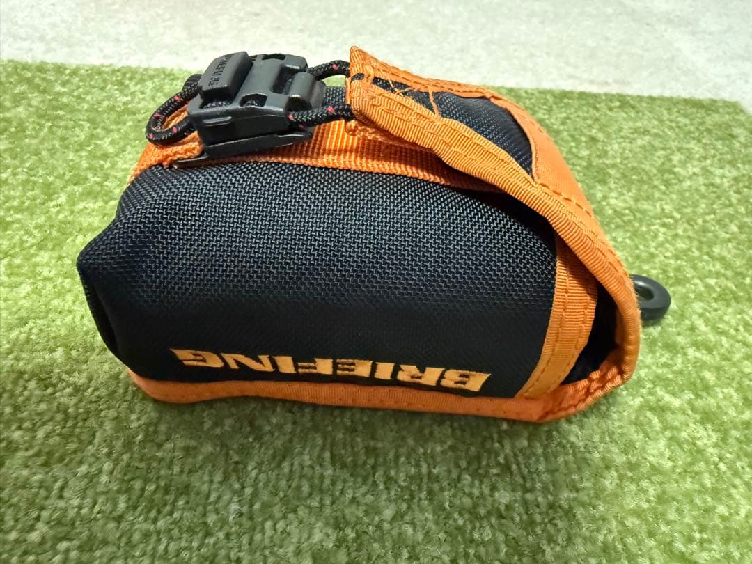 Nikon Coolshot Lite ゴルフ用距離計ブリーフィングケースと電池