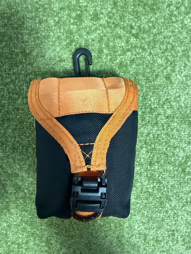 Nikon Coolshot Lite ゴルフ用距離計ブリーフィングケースと電池