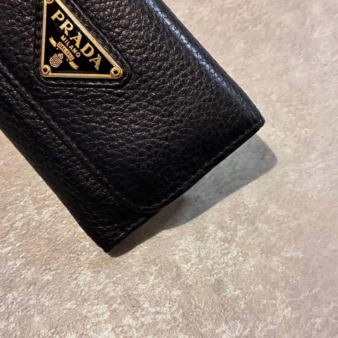 PRADA ブラック キーケース 箱付き　プラダ レディース ゴールドロゴ