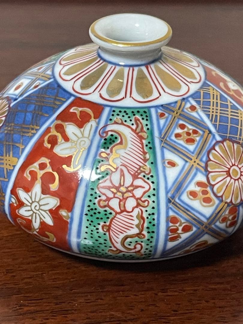 骨董品。 希少美品。大聖寺伊万里 奇玉宝鼎之珍、油壷1個のみです。金襴手 九谷