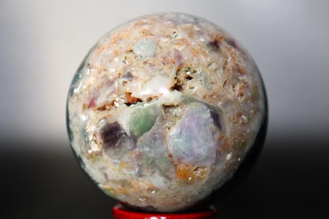 【本物保証】虹入り フローライト 1.5kg 丸玉 スフィア 天然石 送料無料
