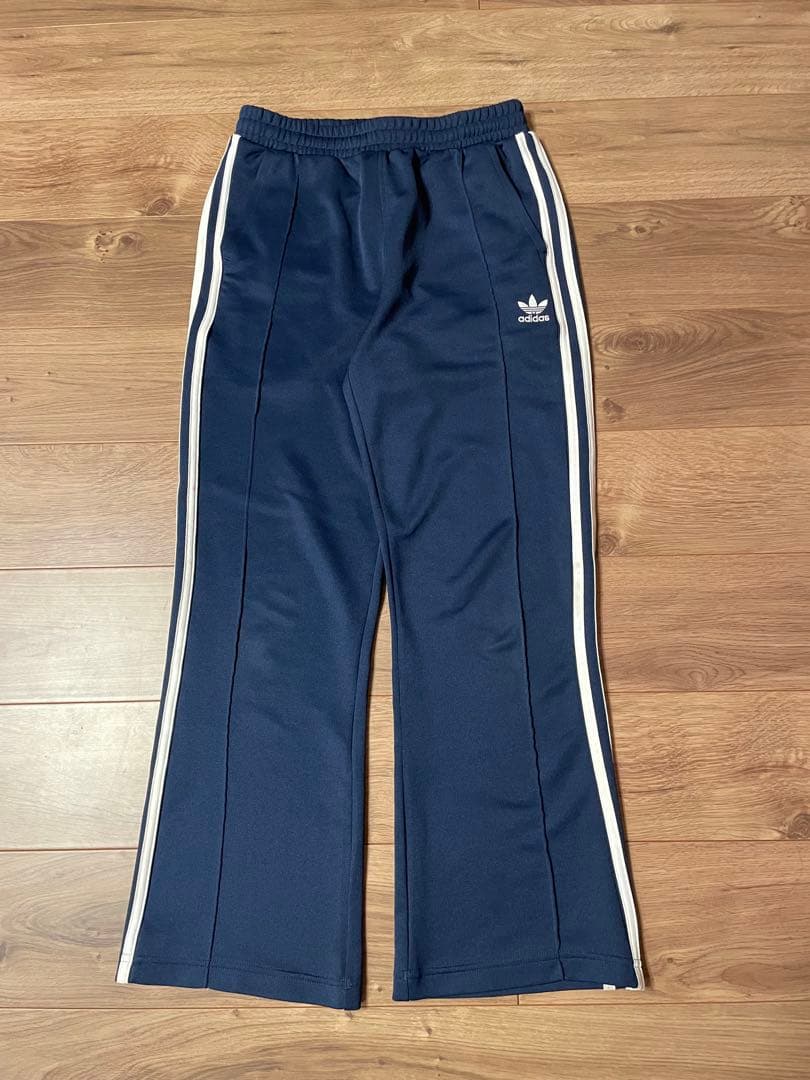 adidas originals トラックジャージ