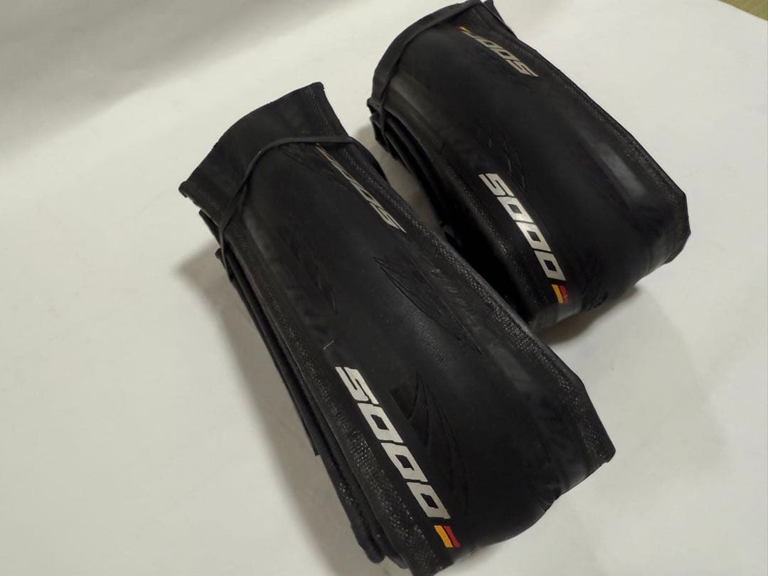 コンチネンタル　GP5000 クリンチャー　28c