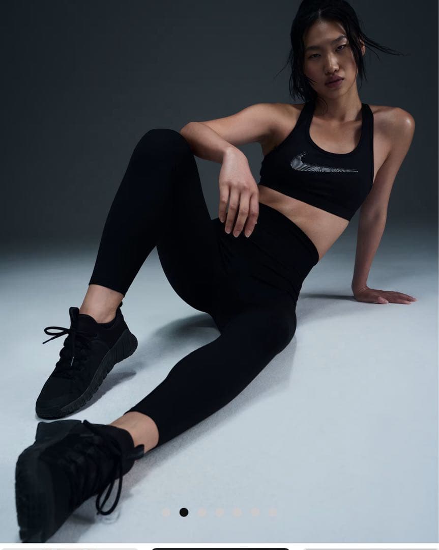 NIKE 新品タグ付き レギンスとTシャツ の2点セット レディース