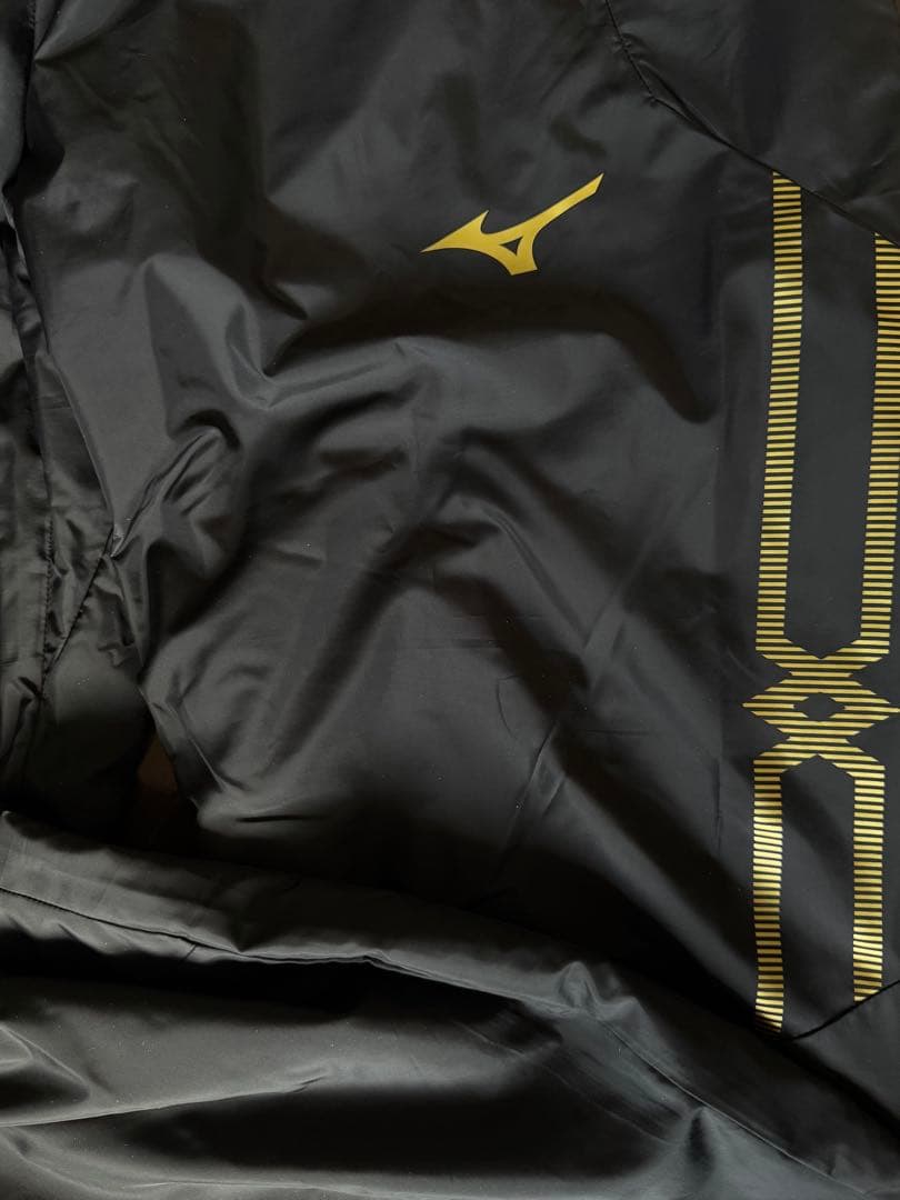 MIZUNOミズノ　トレーニングウェア上下セット　ブラック　ゴールド