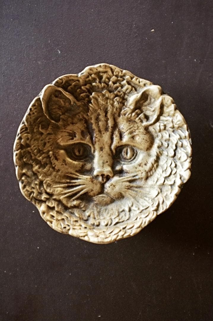 フランス ブロンズの金の猫とトレイ アンティーク 小皿 アスティエ プレート