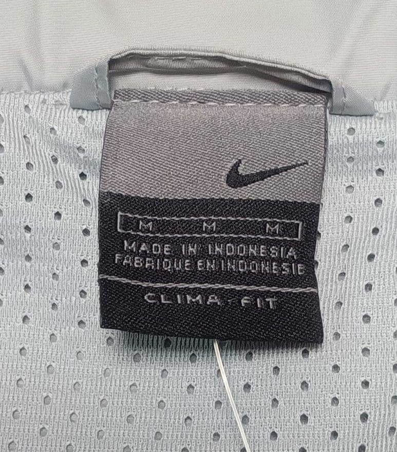 Nike Manchester UnitedナイロンジャケットＭサイズ