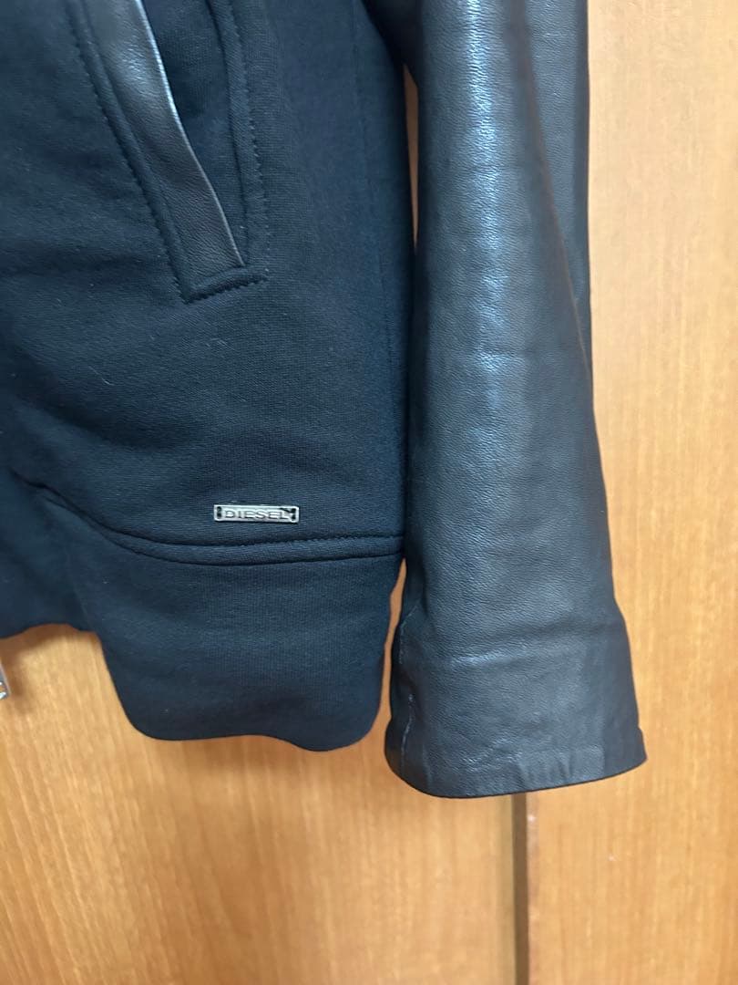 美品！DIESEL フード付きジャケット 黒 レザー袖