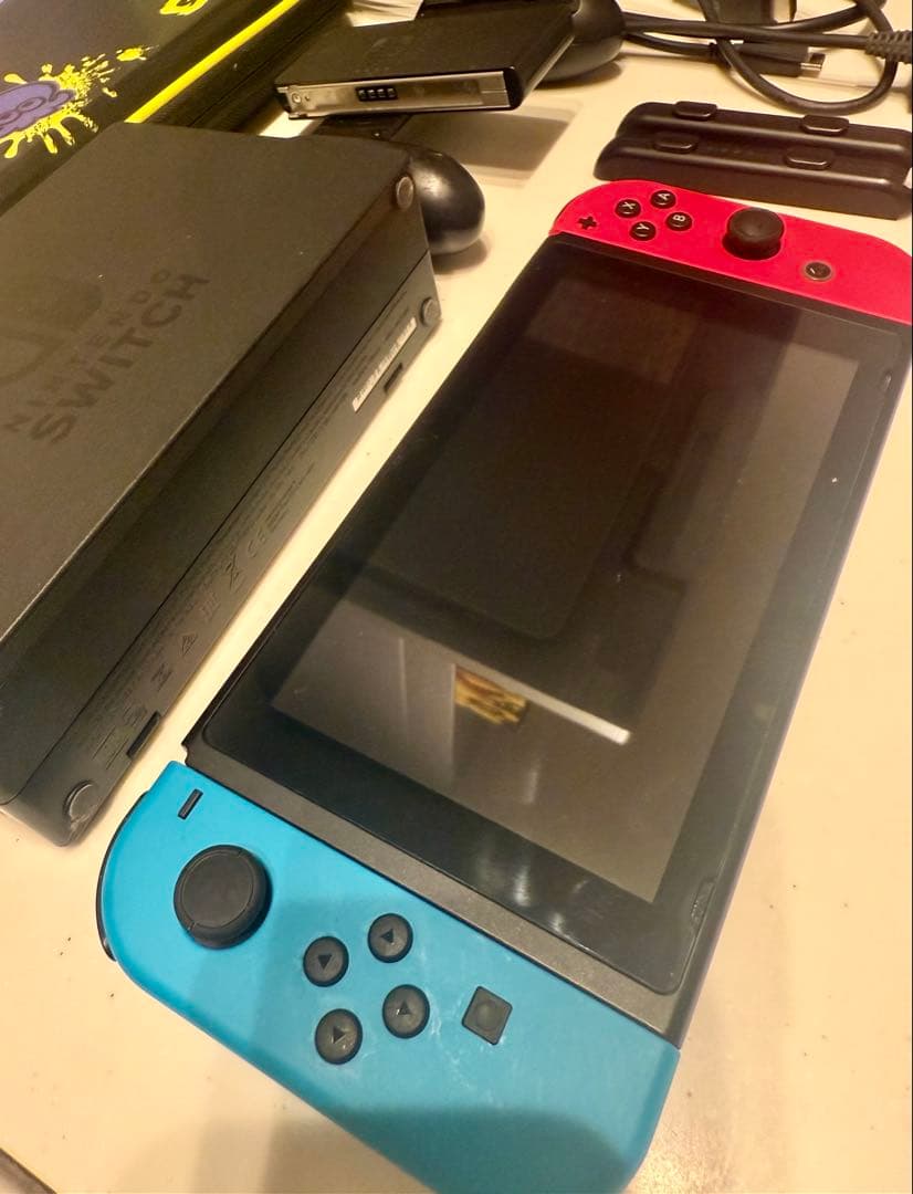 【美品】Nintendo Switch 本体 全付属品 専用ケース カバー付き⭐︎
