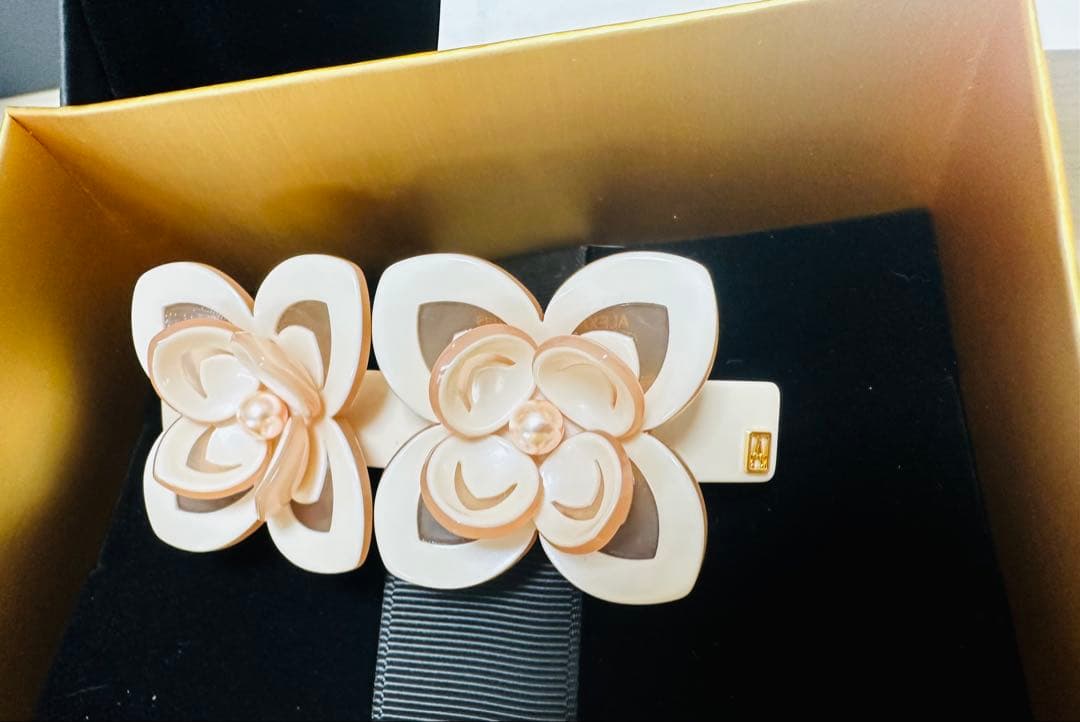 【新品未使用】alexandre de paris 花　パレッタ　8cm