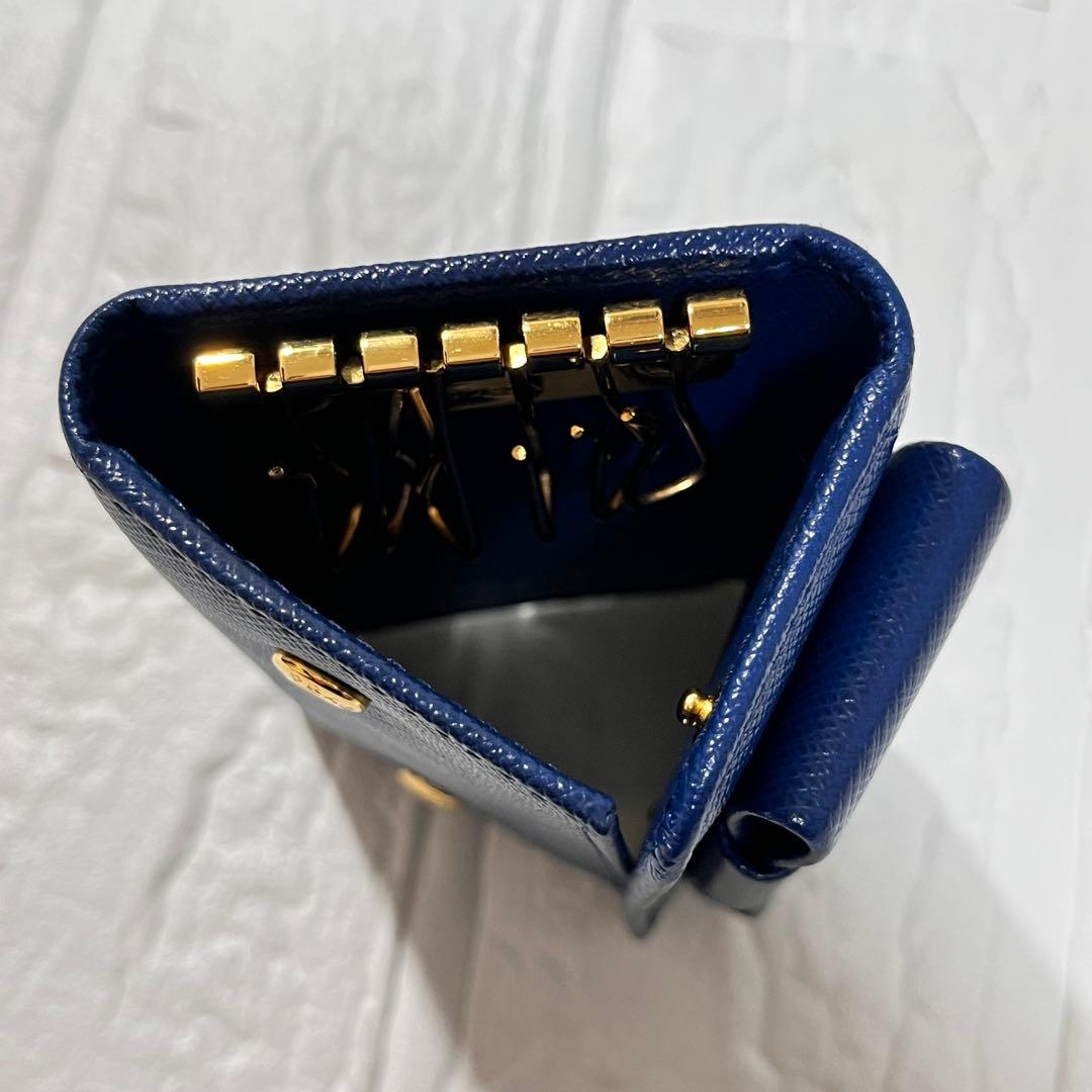 美品✨PRADA キーケース　フィオッコ　ネイビー　メタルロゴ　6連